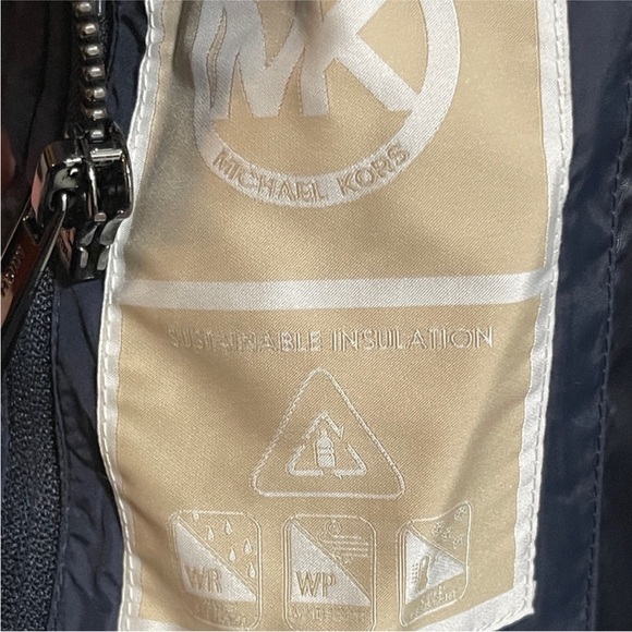 BRAND NEW, a Michael Kors heavy puffer coat, size XS, midnight blue - Picture 8 of 8